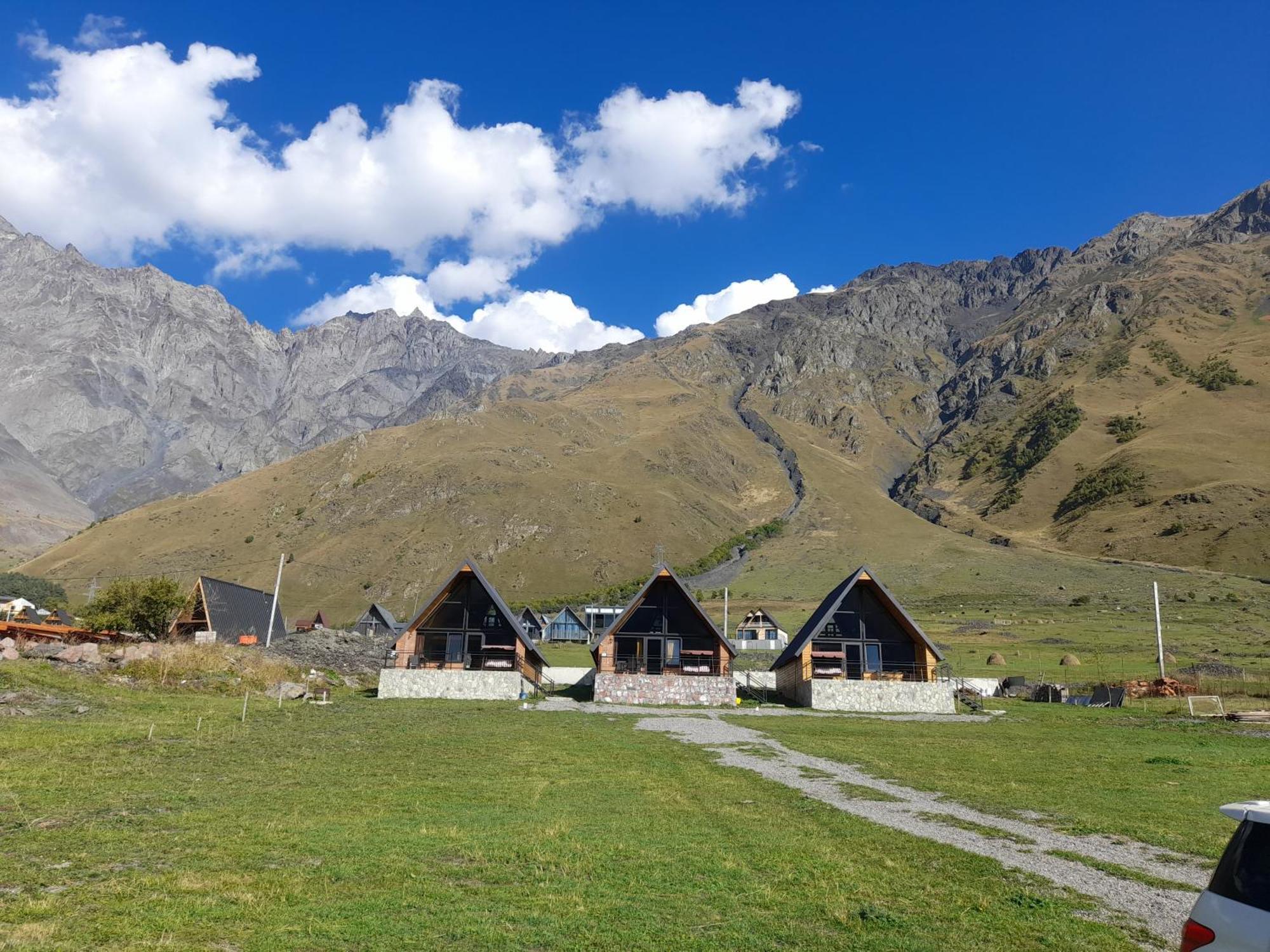 Kera Cottages Kazbegi Eksteriør bilde