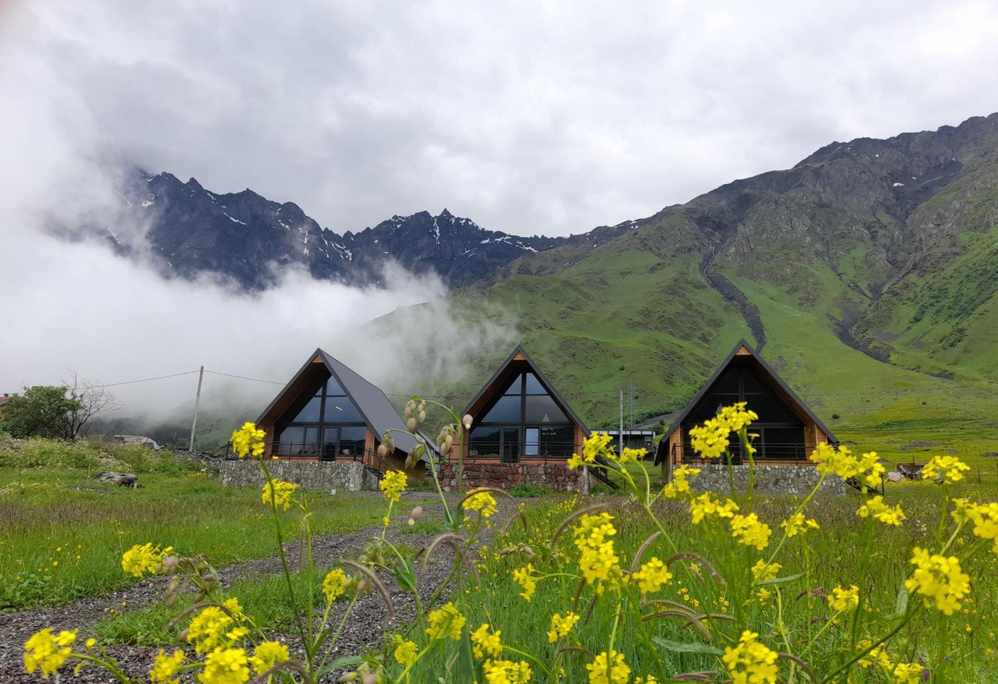 Kera Cottages Kazbegi Eksteriør bilde